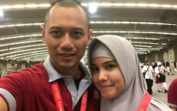 Annisa Pohan Unggah Lempar Jumrah dari Dekat, Warganet Iri
