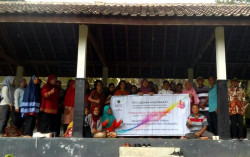 UMY Berdayakan Ibu dan Lansia Melek Media   