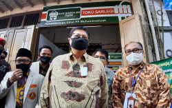 Menteri Airlanggga Kunjungi UMKM Penerima KUR di Kotagede