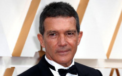 Antonio Banderas Umumkan Positif Covid-19, Rayakan Ultah ke-60 di Karantina