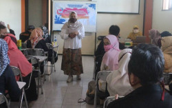 UMY Kenalkan Membaca Ekstensif untuk Tingkatkan Kemampuan Bahasa Inggris Dosen STTKD