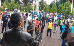 Terpukul Corona & Susah Dapat Bantuan Sosial, Ratusan Pengemudi Bentor Mengadu ke DPRD DIY