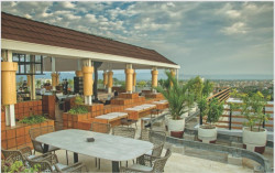 Menikmati Pemandangan Kota Jogja di Naicla Skybar & Lounge