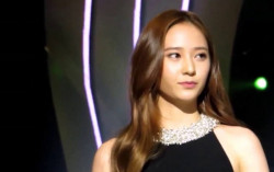 Hengkang dari SM Entertainment, Krystal Cari Agensi Baru