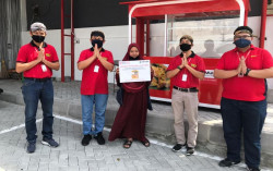 Gerakkan Ekonomi, Alfamidi Jogja Salurkan 10 Gerobak bagi UMKM