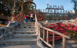 Serunya Berwisata di Taman Puspa Gading saat Adaptasi Kebiasaan Baru 