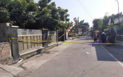 Sekeluarga Ditemukan Tewas Mengenaskan di Sukoharjo, 1 Mobil Korban Hilang 