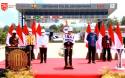 Jalan Tol Pertama di Provinsi Aceh Diresmikan Jokowi