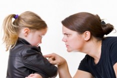Tak Perlu Memukul Pantat, Ini 8 Cara Lain Mendisiplinkan Anak Anda