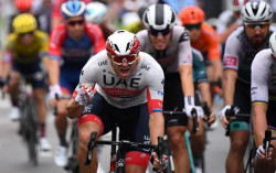 Rival Bertumbangan, Kristoff Jawara di Etape Pembuka Tour de France