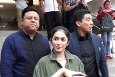 Selamat, Anak Kelima Ussy Sulistiawaty Lahir Lewat Operasi Caesar