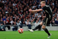 Lebih Pilih Pindah ke MU Ketimbang Madrid, Ini Alasan Van de Beek