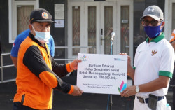 Bantu Penanggulangan Covid-19, PLN UIP JBT II Serahkan Bantuan CSR