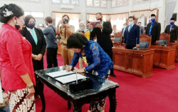 Umiyati Resmi Gantikan Anton Supriyadi di DPRD Gunungkidul