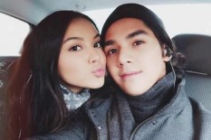 Al Ghazali Telanjang Dada Peluk Pacarnya, Ibunya Santai, Warganet Sewot