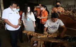 Industri Mebel dan Kerajinan Nasional Terpukul Regulasi di Hulu dan Hilir