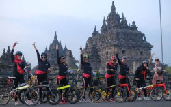 SEPEDA LIPAT JOGJA: Bersepeda, Melepas Penat, dan dan Berbagi Ilmu