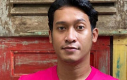 Jenazah Aktor Ade Firman Hakim Dimakamkan dengan Protap Covid-19