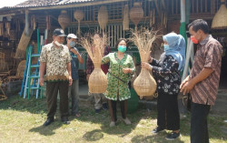 Calon Bupati Sleman Kustini Sri Purnomo Dorong Inovasi Industri Bambu Sleman