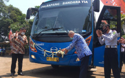 Masyarakat Ingin Nikmati YIA sebagai Objek Wisata, Bus DAMRI Ramai