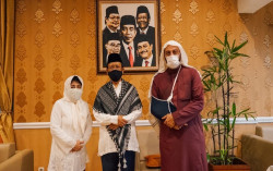 Syekh Ali Jaber Kunjungi Rumah Mahfud MD. Ada Apa?
