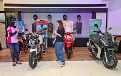 Kongkow Selow Ulas Motor Honda Bareng Gaby Manopode