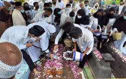 Rinaldi Korban Mutilasi Dimakamkan di Sleman, Bupati Berikan Penghormatan Terakhir