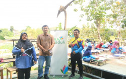 PLN Dukung Acara Pameran Sewu Lukisan di Sekolah Sungai Siluk