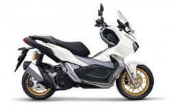 AHM Tambah Varian Warna Baru Skutik Penjelajah Honda ADV150
