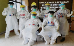 KISAH PERAWAT PASIEN COVID-19: Sehari Mandi 4 Kali hingga Sering Diajak Foto Pasien