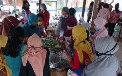 Warga Wirogunan Diajak Bangkit dengan Mengolah Ikan