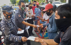 Warga Kawasan Malioboro Diedukasi Pentingnya Penggunaan Masker