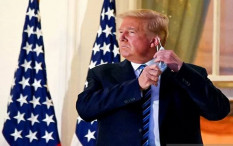 Dokter Nyatakan Bebas Gejala Covid-19, Trump Langsung Ngantor ke Gedung Putih