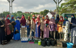 Anggota ‘Aisyiyah Ranting Ngestiharjo dan Tamantirto Dilatih Manfaatkan Pekarangan