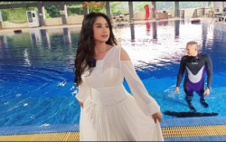 Dewi Persik Terlihat di Kolam 16 Meter, untuk Apa?