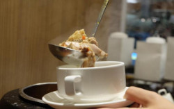 Nikmati Tengkleng Khas Solo di Grand Zuri Malioboro.