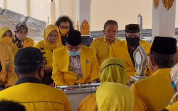 Ziarah ke TMP Kusumanegara, Gandung Ajak Kader Golkar Teladani Sikap Pahlawan