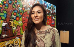 Wulan Guritno Rajin Salat Subuh Berkat Bersepeda