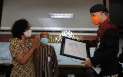 Kado Istimewa di Hari Ulang Tahun Ganjar Pranowo