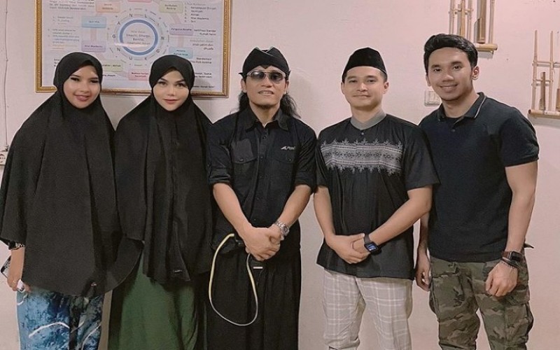 Dibimbing Gus Miftah, DJ Katty Butterfly jadi Mualaf Tepat di Hari Ulang Tahunnya