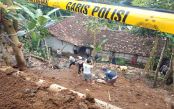 Terancam Longsor, Tiga Keluarga di Jatimulyo Diminta Mengungsi