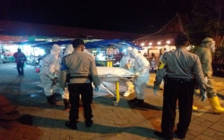 Penjual Ronde Meninggal di Alun-alun Utara, Evakuasi Terapkan Protokol Covid-19