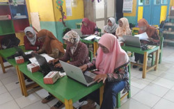 UMY Tingkatkan Kemampuan IT TK AB Ponggalan & Bikin Buku Pintar Covid-19