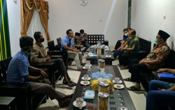 Lahannya Rusak Karena Proyek Kereta Bandara, Petani di Temon Mengadu ke Bupati Kulonprogo