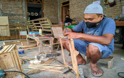 Perajin Sangkar Burung di Kulonprogo Banjir Pesanan di Masa Pandemi