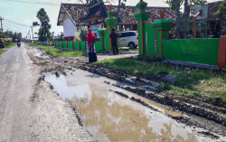 Warga Keluhkan Amblesnya Bekas Pipa Galian Pertamina di Temon 