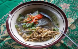 Menikmati Lezatnya Soto Kembang Durian di Perbukitan Menoreh