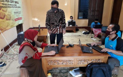 Tim Pengabdian UMY Latih Pengurus Koperasi Pertuni Sleman Susun Laporan Keuangan
