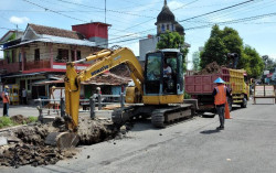 Jembatan Puren Diperlebar, Akses Ke Lokasi Ditutup