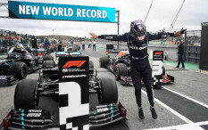 Hamilton Samai Rekor Schumacher di F1, Ini Perbedaannya
